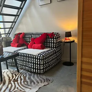 apt-wellness-loft-with-sauna-jacuzzi-roof-terrace.hotelsghent.com/